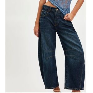 We The Free Good Luck Mid-Rise
Barrel Jeans - Deep End